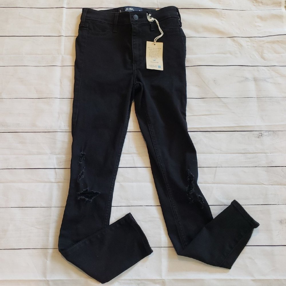 Nwt Hollister Jeans Distressed
